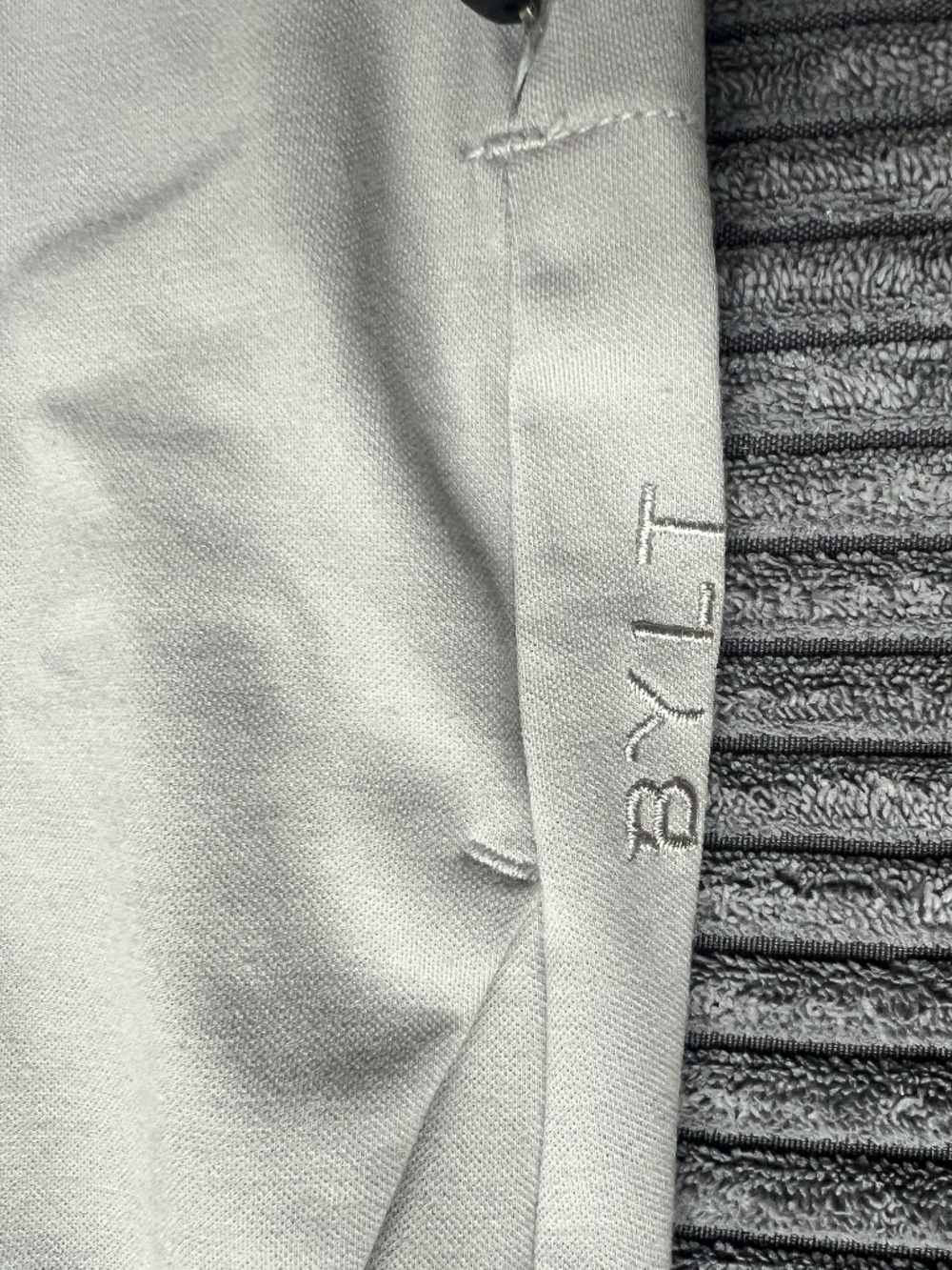 BYLT Everyday Shorts in Light Gray, Size 34 - Picture 3 of 4